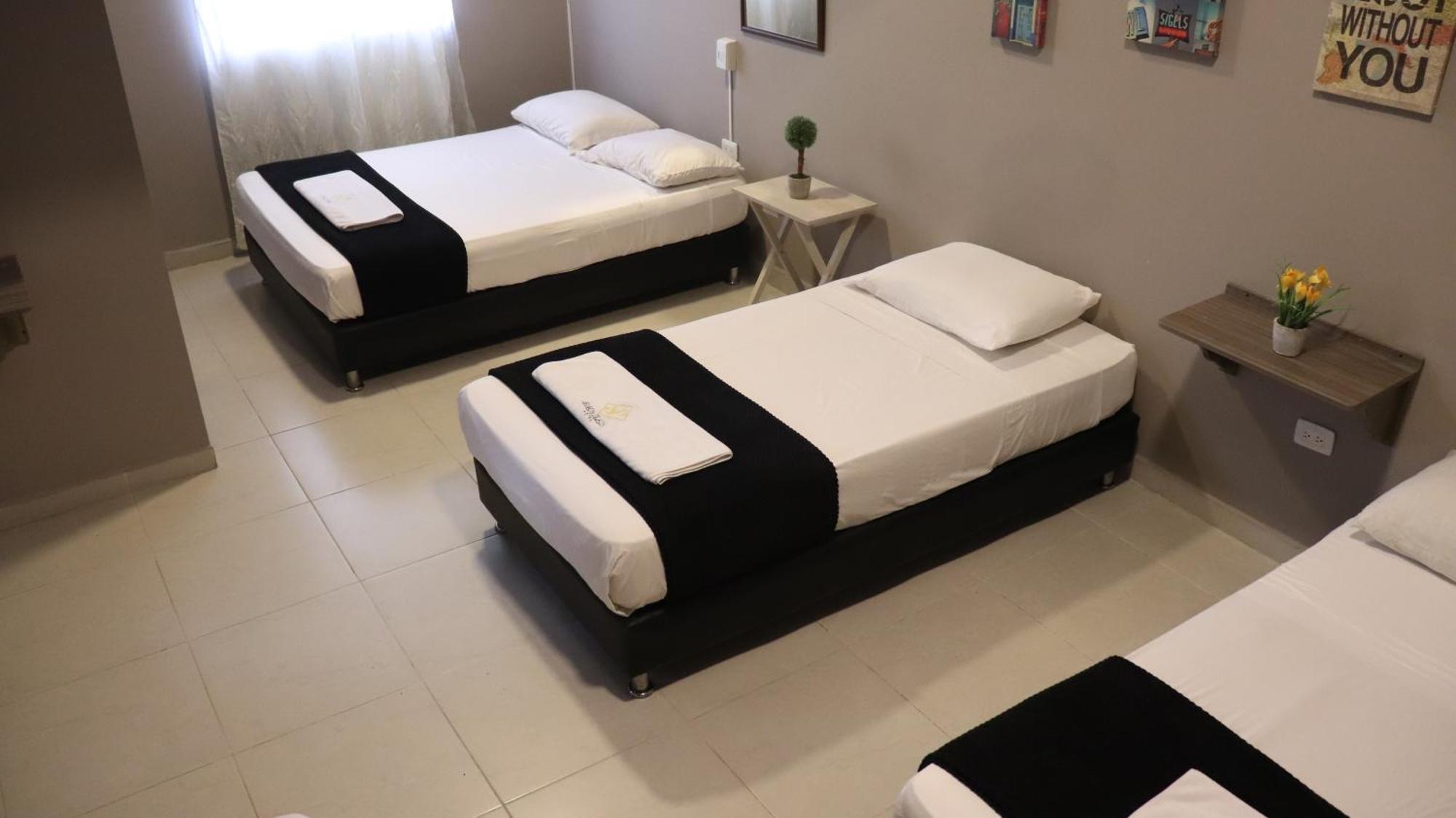Hotel Simon Plaza Pereira Exterior photo